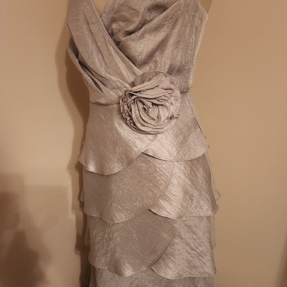 London Times - Vintage Elegant Silver Layered Dress. Sz 8. EUC! - Picture 4 of 4